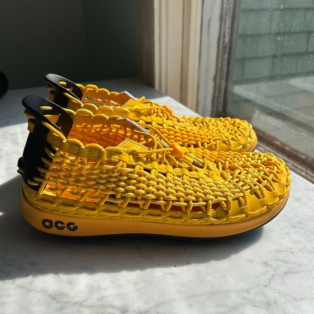 NIKE ACG WATERCAT+ IN BRIGHT YELLOW/BLACK